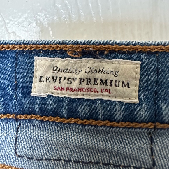Levi’s Wedgie Straight Jeans - Picture 5 of 5